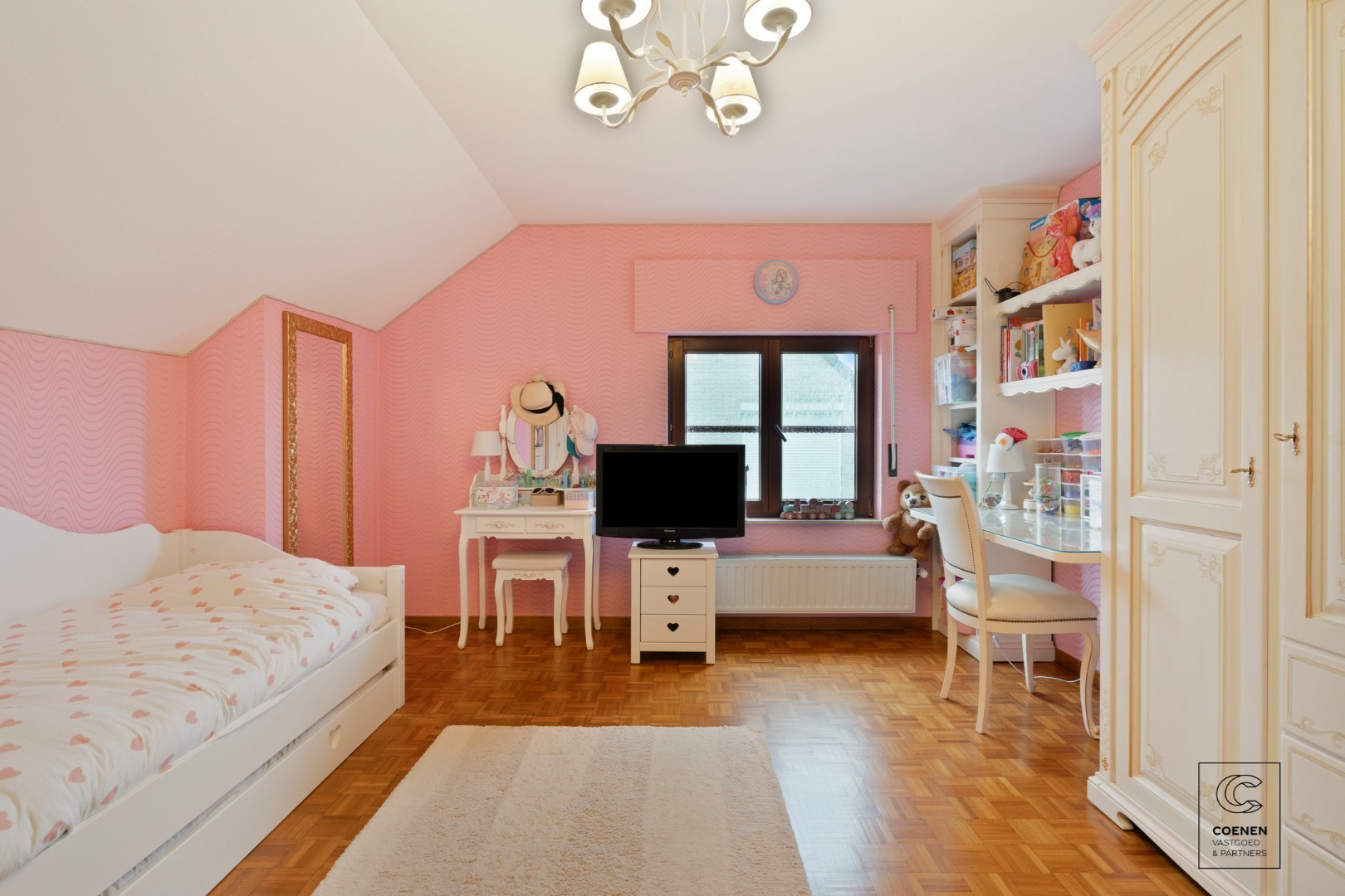 Instapklare gezinswoning met 4 à 5 slaapkamers op een rustige ligging te Oostmalle! 