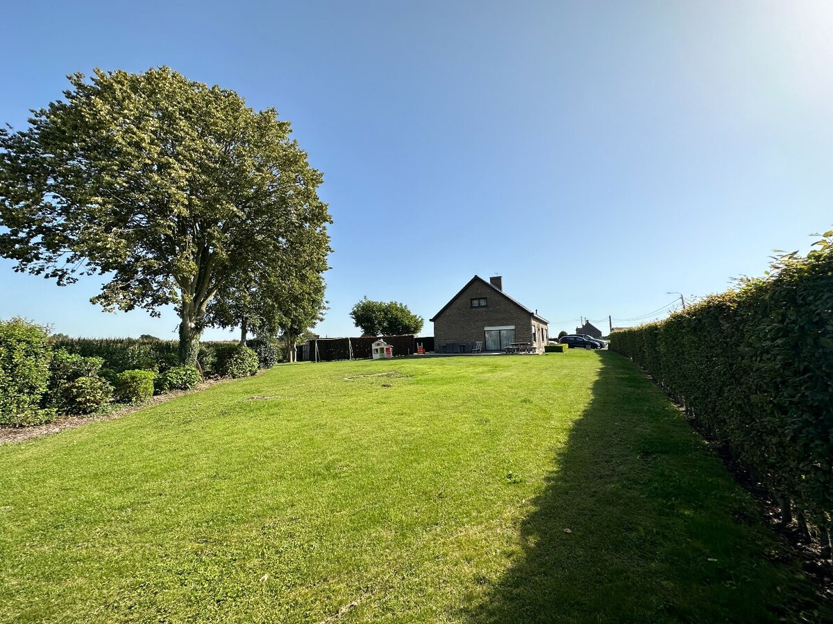 Landelijk gelegen woning met grote tuin 