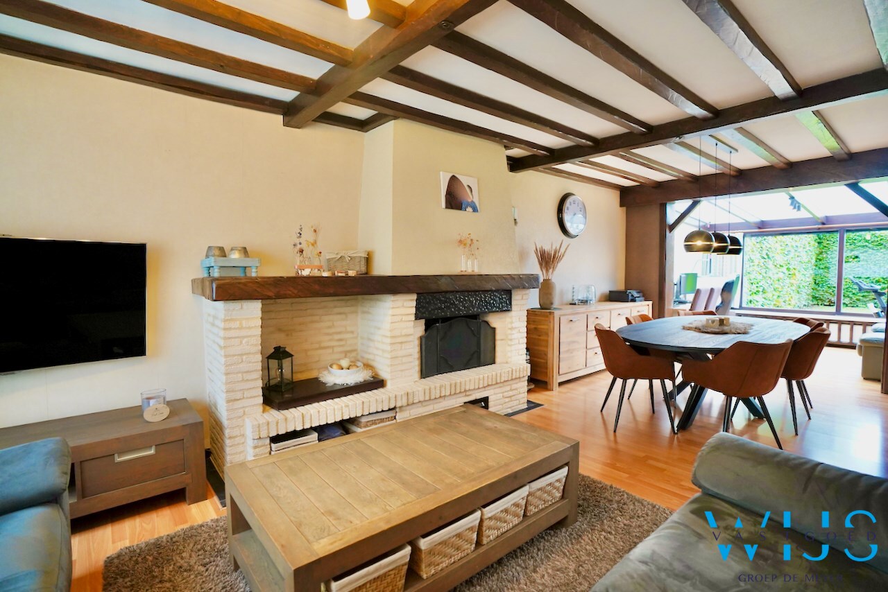 Ruime gezinswoning met 5 slaapkamers te Zelzate! 