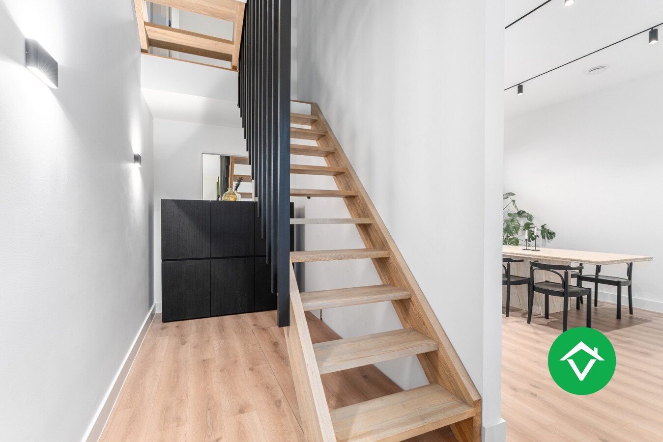 Hoog gerenoveerde woning met tuin en 4 slaapkamers te Roeselare 