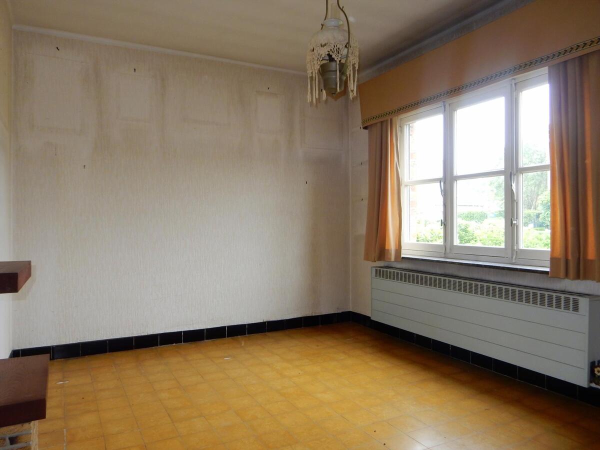 Karaktervolle halfopen woning met garage 