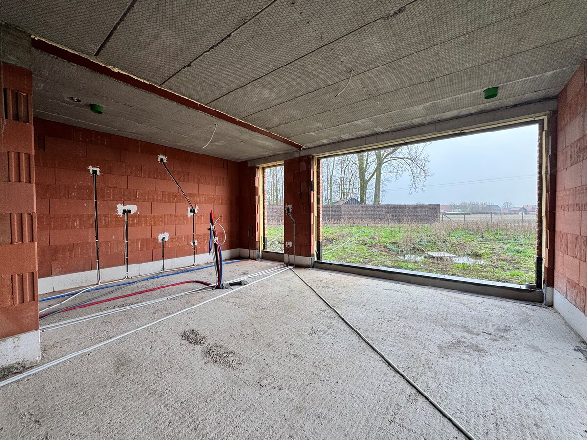 Nieuwbouwwoning met 4 slaapkamers en tuin te Koekelare 