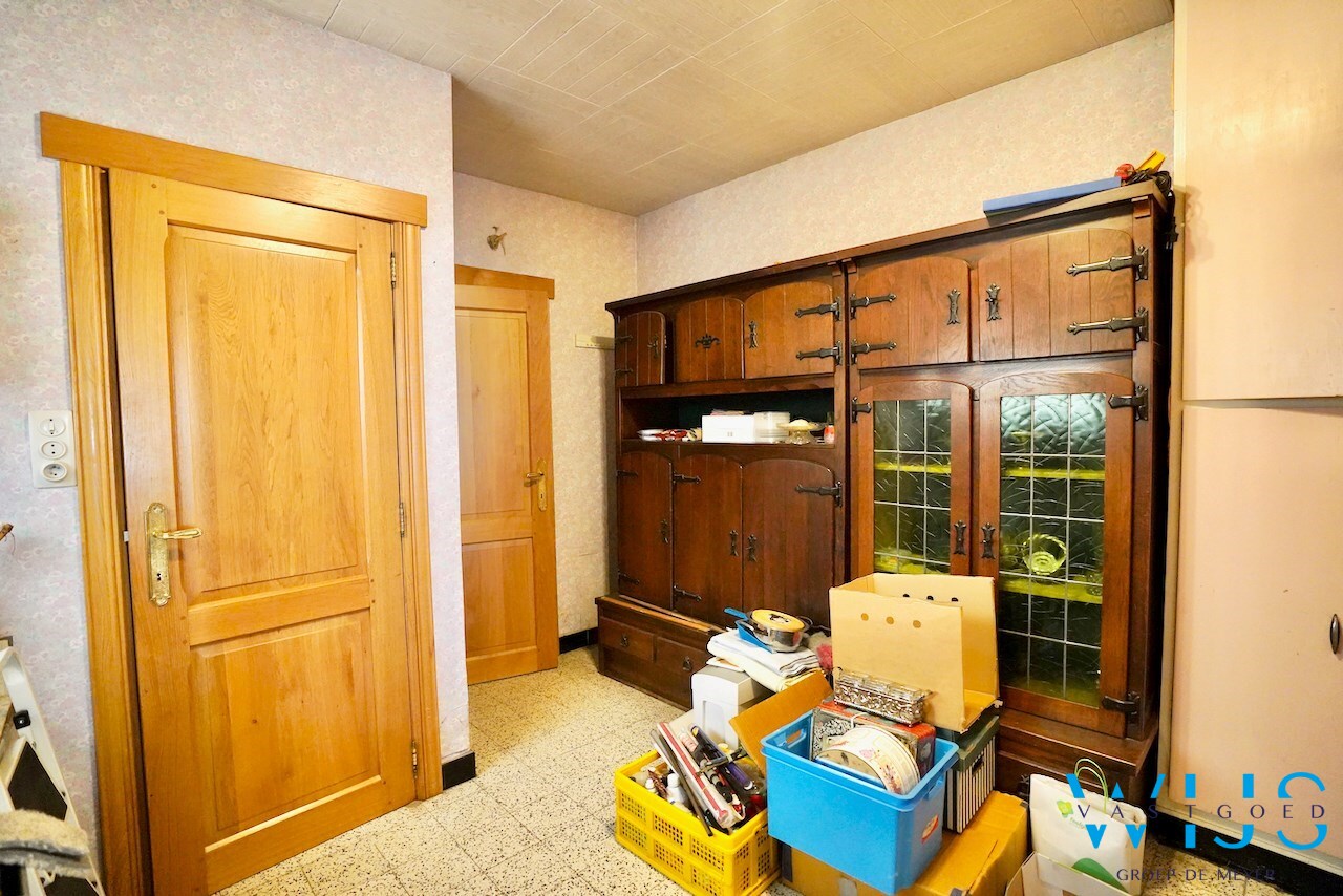 Volwaardig woonhuis met bijgebouwen te Wippelgem ! 