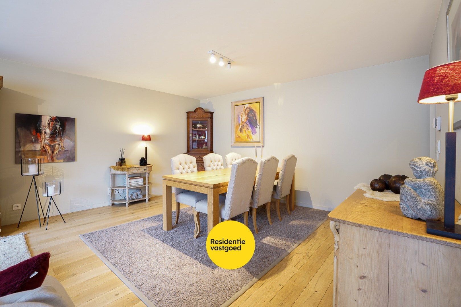 Luxueus appartement met 2 slaapkamers en ruim terras op centrale ligging 