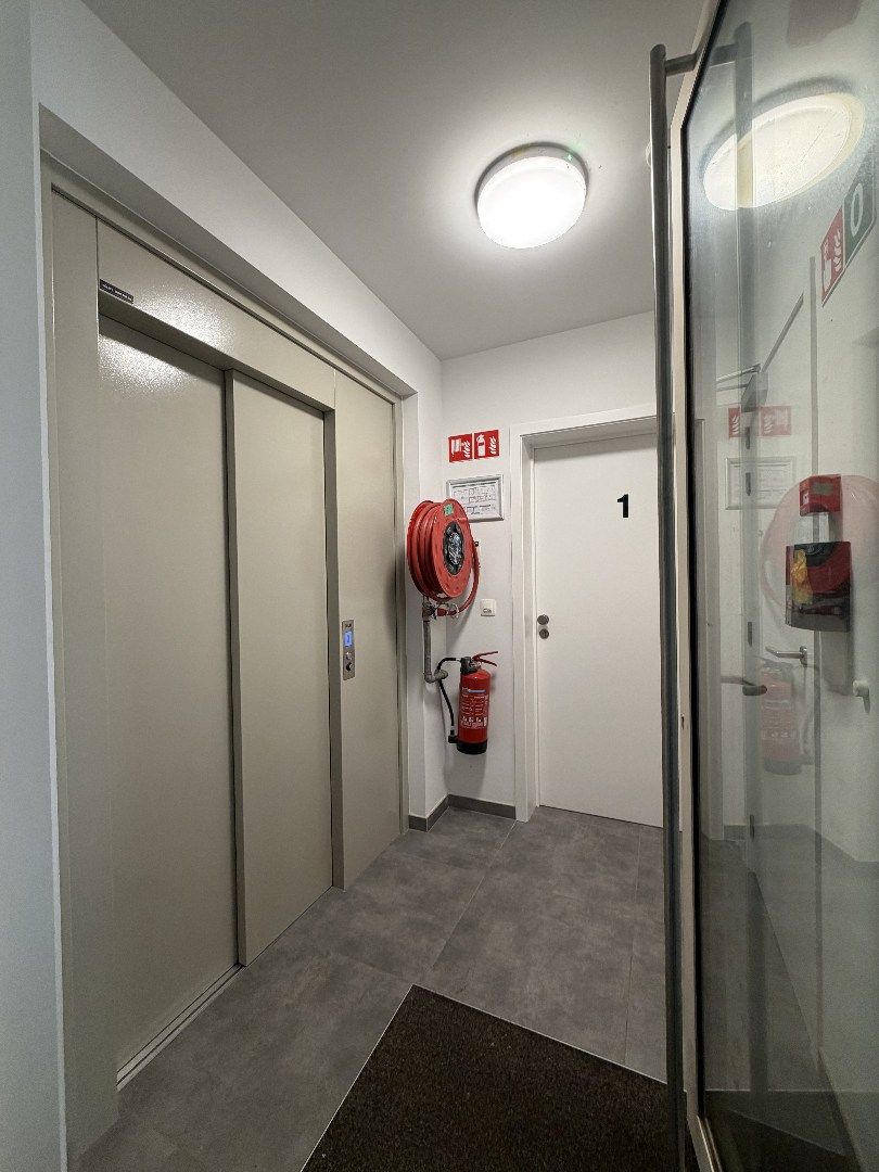 Recent en energiezuinig appartement met 1 slpk. en groot terras in Geel-centrum 