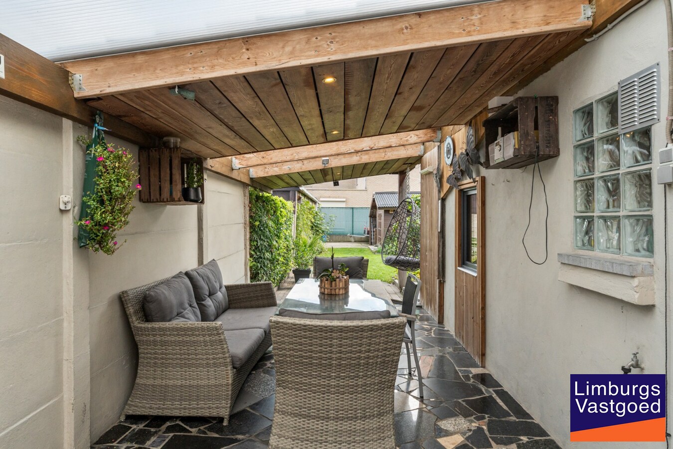 Centraal gelegen woning, 3 slpk, 181 m² bewoonbare oppervlakte, 3a 17ca 