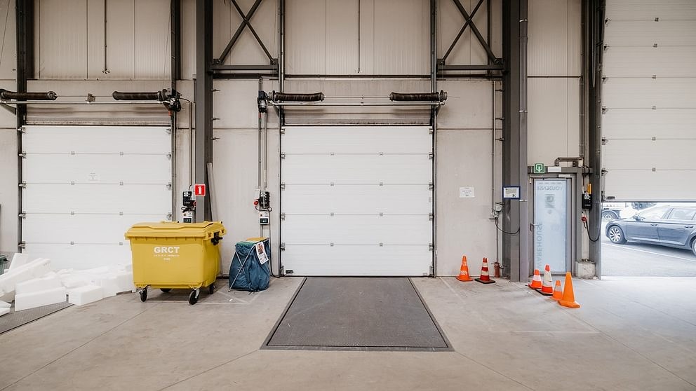 Bedrijfsgebouw te huur vlakbij A12 in Willebroek