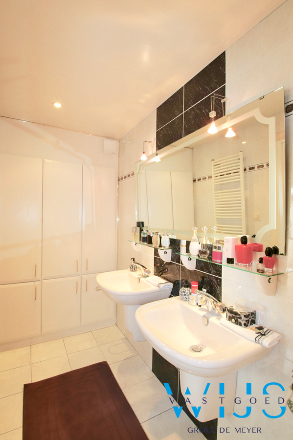 Zeer leuke gezinswoning op een ideale locatie ! 