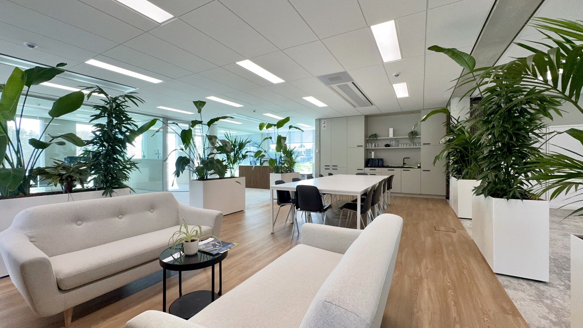 Energiezuinige kantoren te huur in Office Park aan E17 te Lokeren