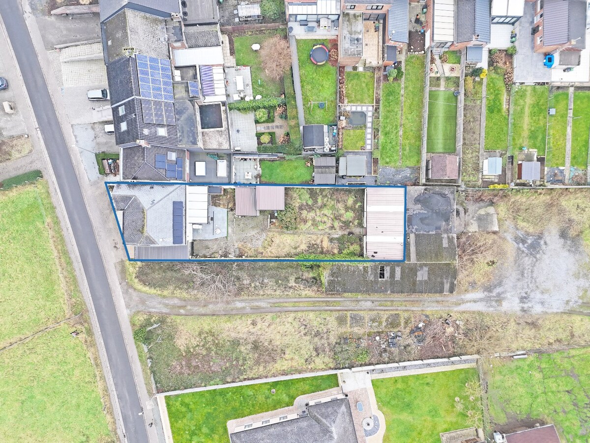 Statige woning met garage en ruime tuin te centrum Zottegem 