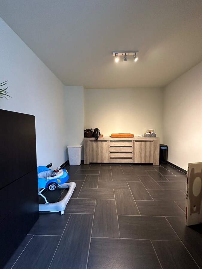 Ruime woning met 5 slaapkamers te Zwevezele 