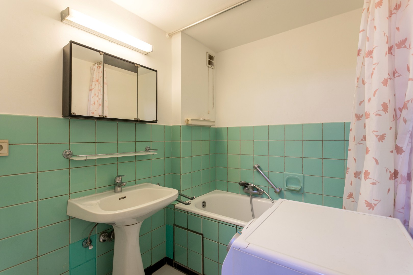 Appartement met 2 slaapkamers, terras en kelder te Anderlecht 