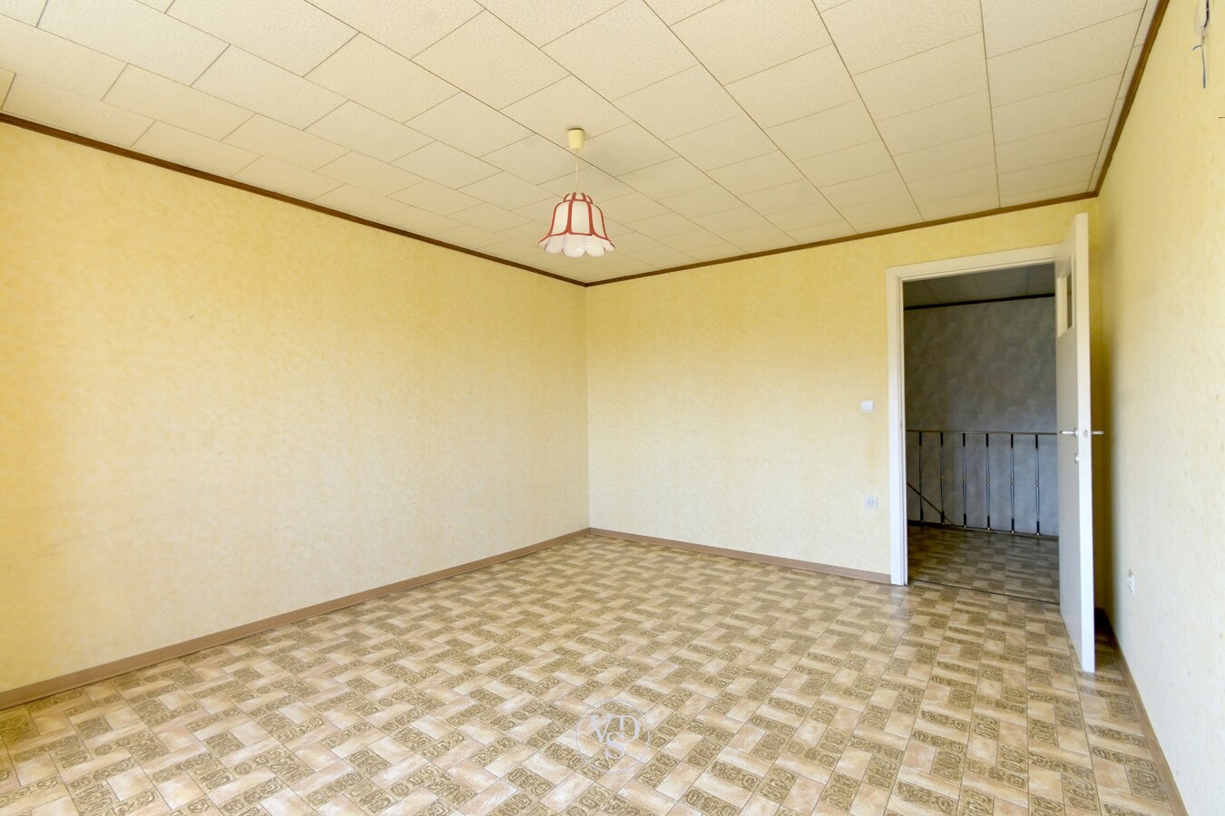 Degelijke eigendom met schuur en stalling 