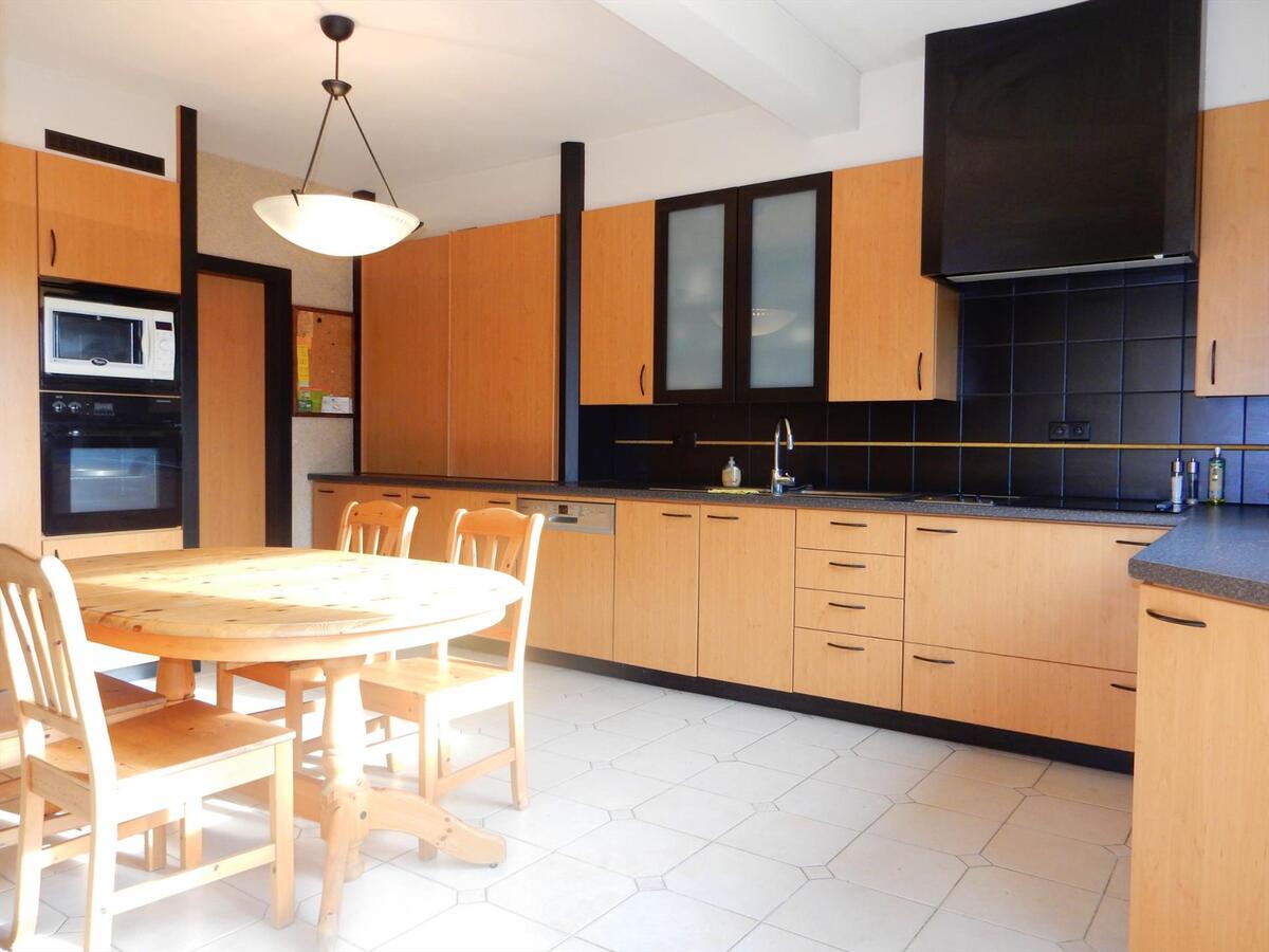 Instapklare woning met 4 slaapkamers in een kindvriendelijke buurt 