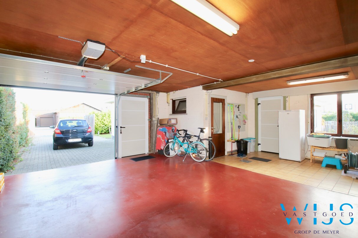 Ruime bungalow in een rustige woonwijk te Lovendegem ! 