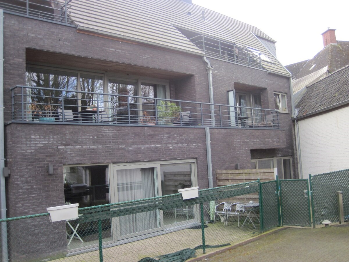 Ruim appartement met 2 terrassen. 