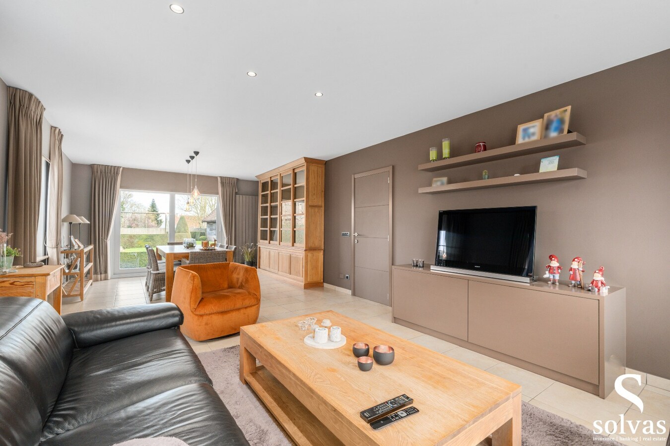 Prachtige open bebouwing met 4 slaapkamers in Poesele, bouwjaar 2000, op 1070m² perceeloppervlakte, 270m² bewoonbare oppervlakte 