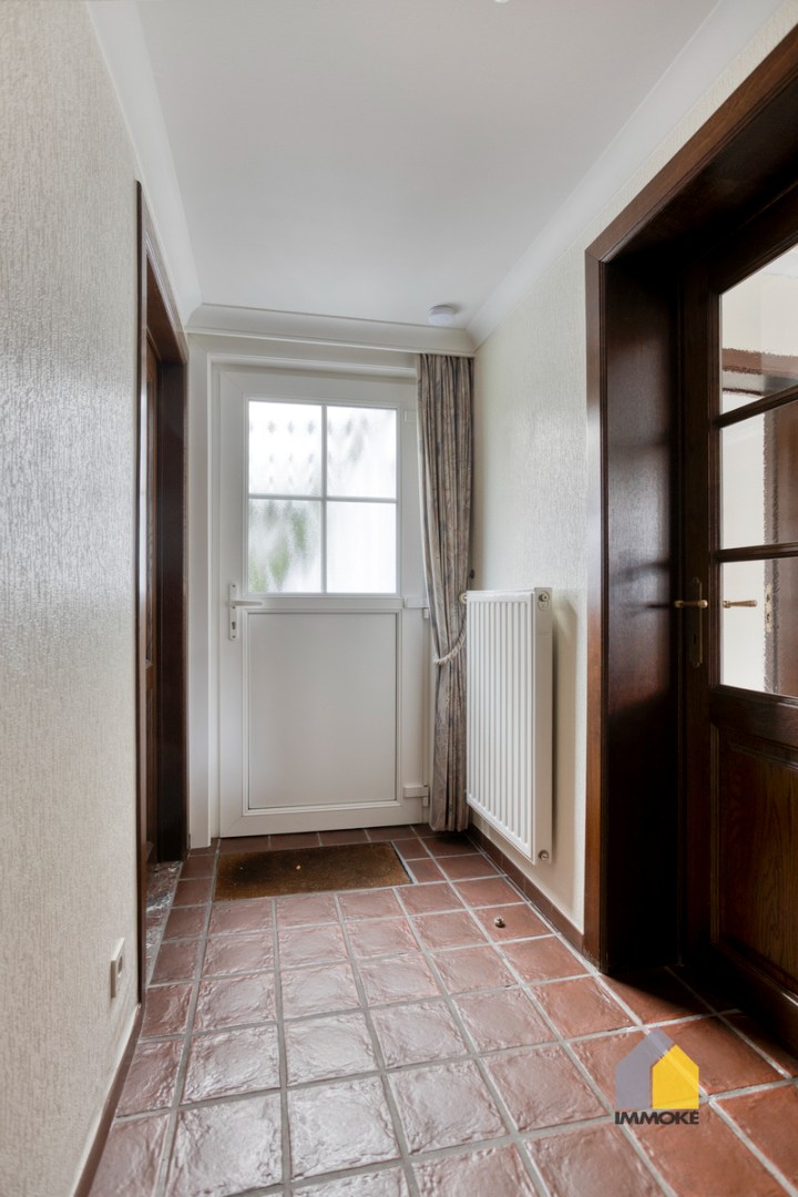 Vrijstaande, statige woning op 7 a 82 ca met 3 slpk en mooie tuin. 