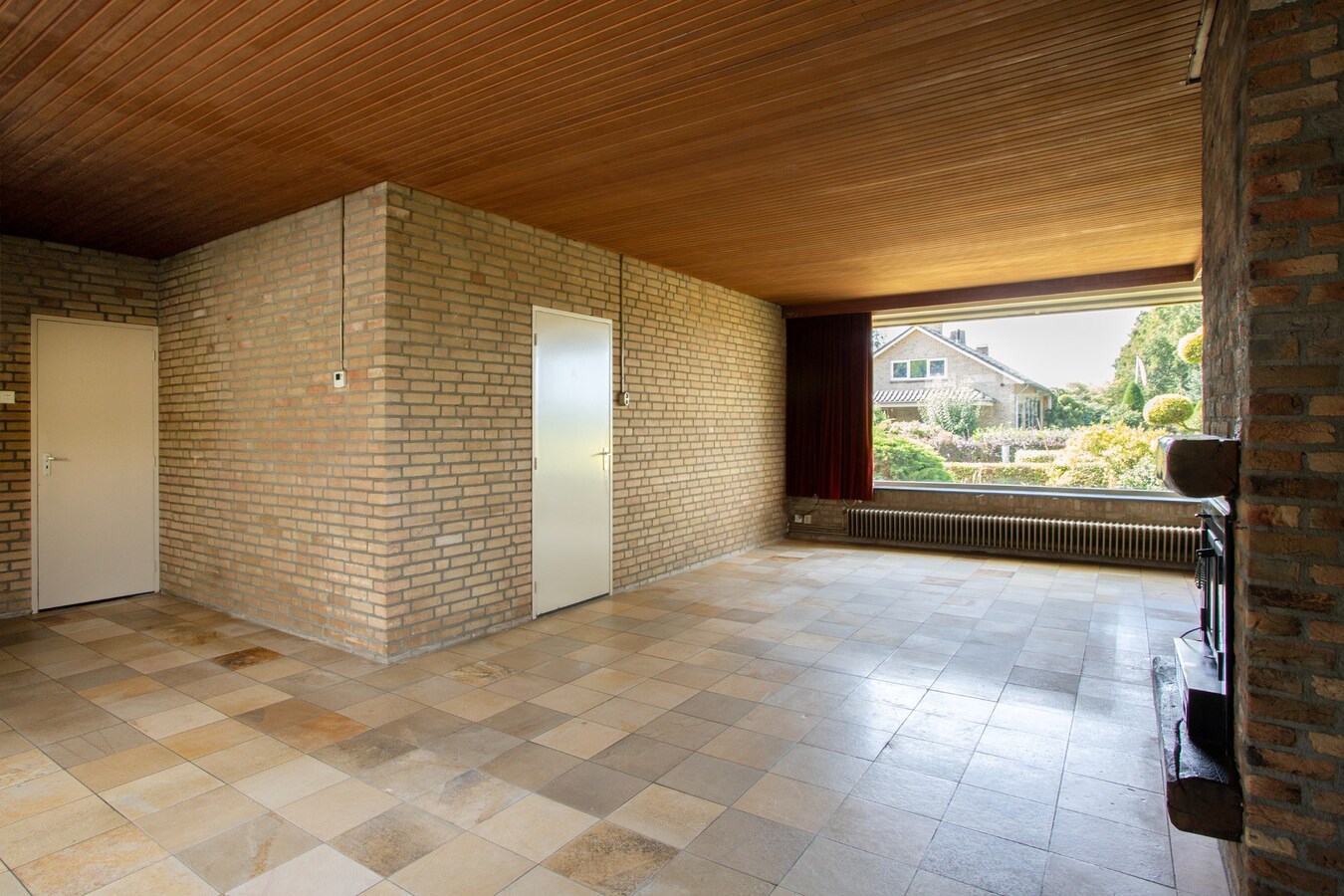 Vrijstaande levensloopbestendige semibungalow met schitterend uitzicht en royale tuin in Hoogeloon. 