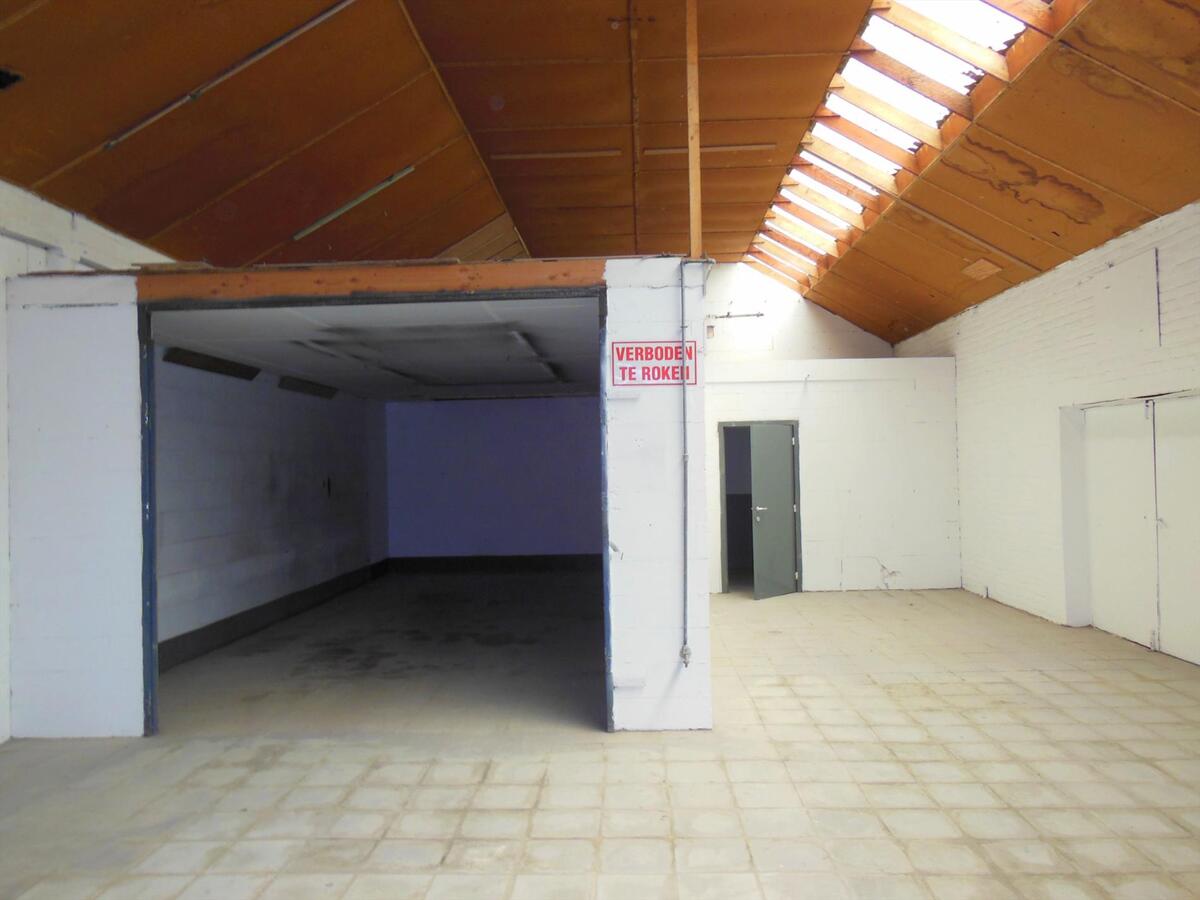 Ruime loods te huur in het Vlamingveld te Jabbeke 