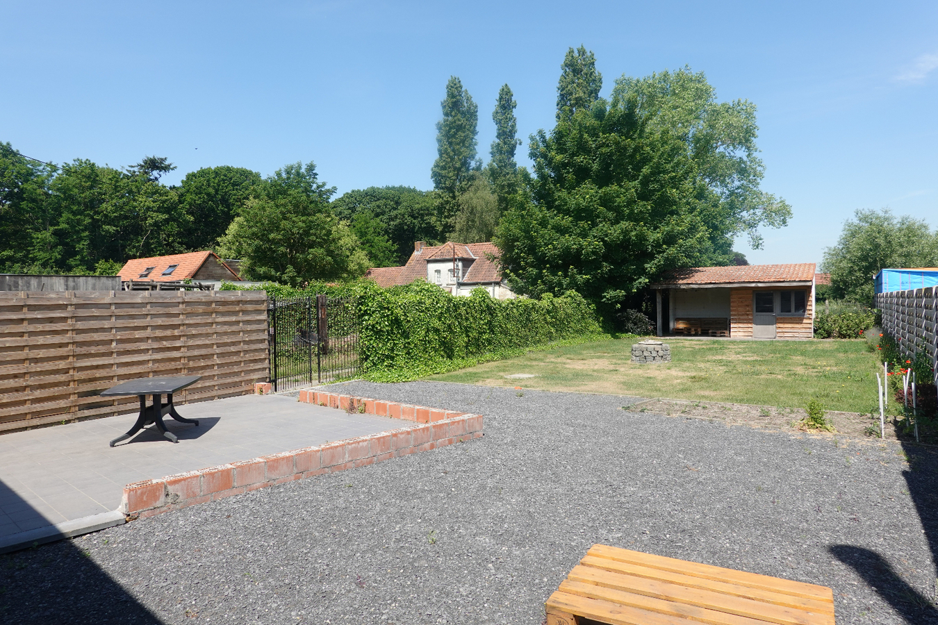 Knusse woning met grote tuin 