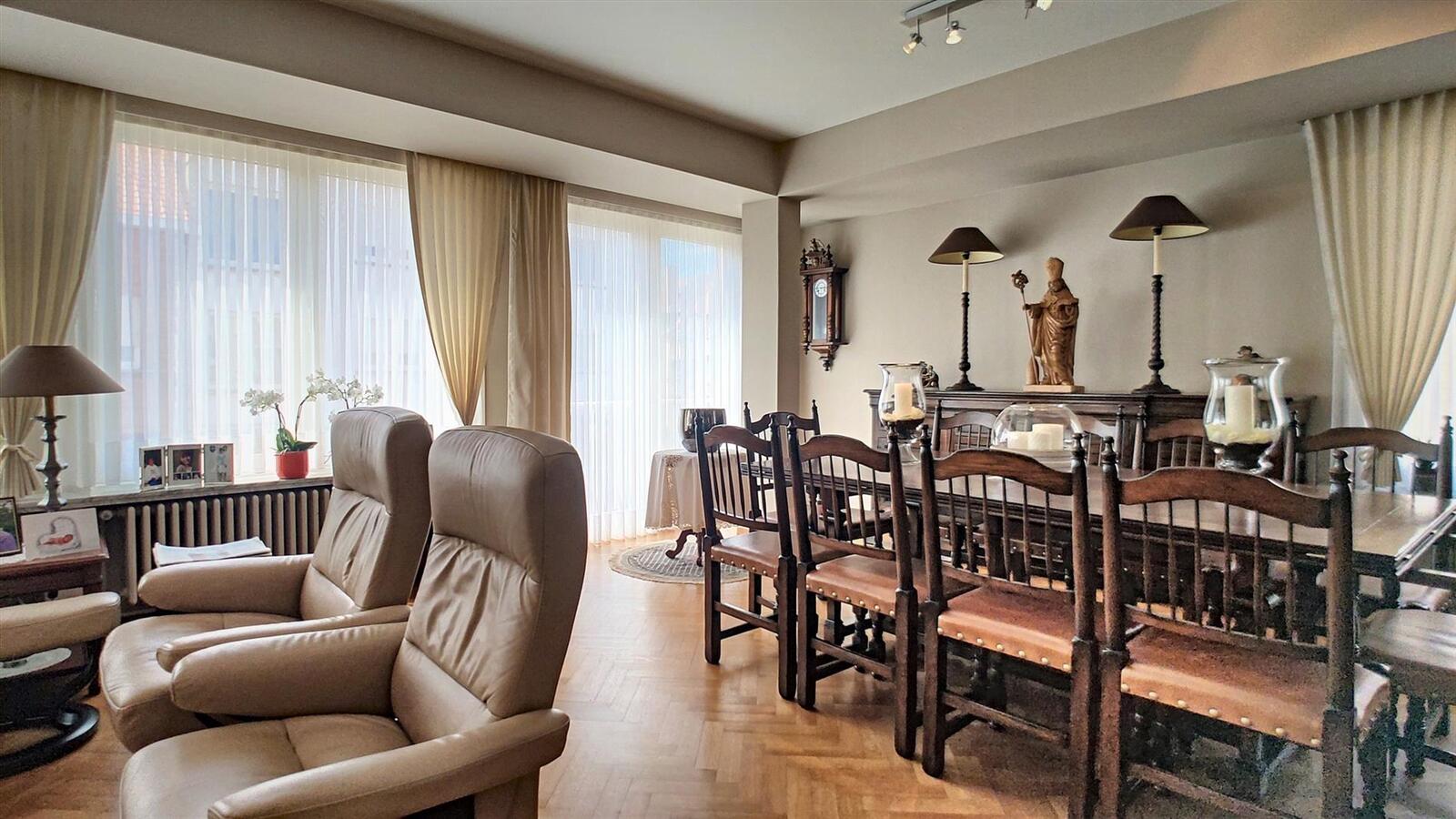 Magnifieke hoekwoning met garage - Heist 