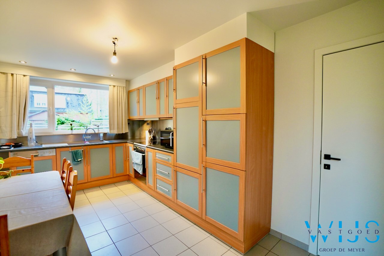 Woonhuis met 6 slaapkamers op TOPlocatie te EVERGEM ! 
