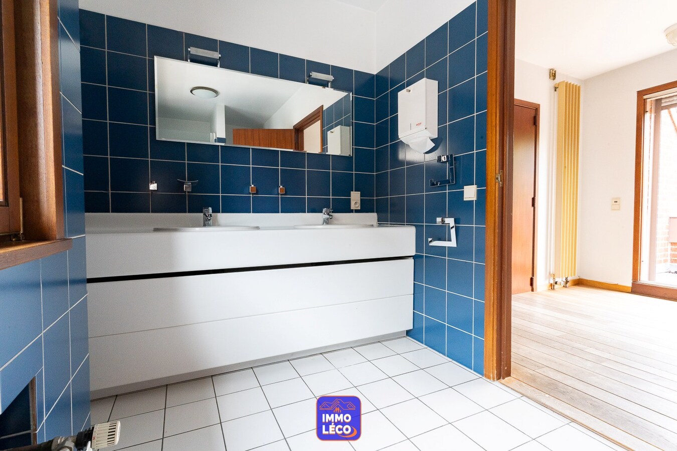 Maison d'architecte avec profession libérale, double garage, jardin, CENTRE-VILLE ! 