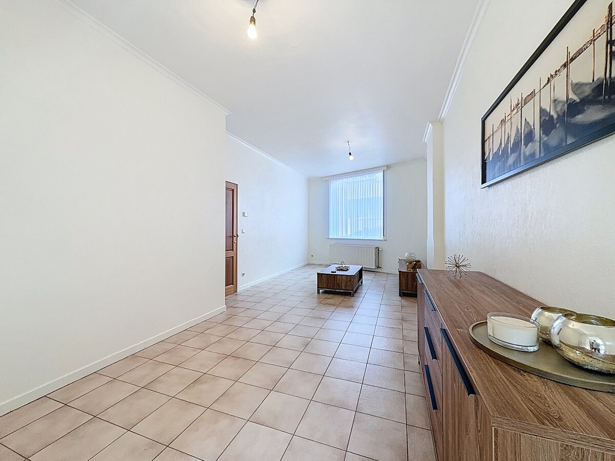 Ruime, instapklare woning met tuin te centrum Zottegem 