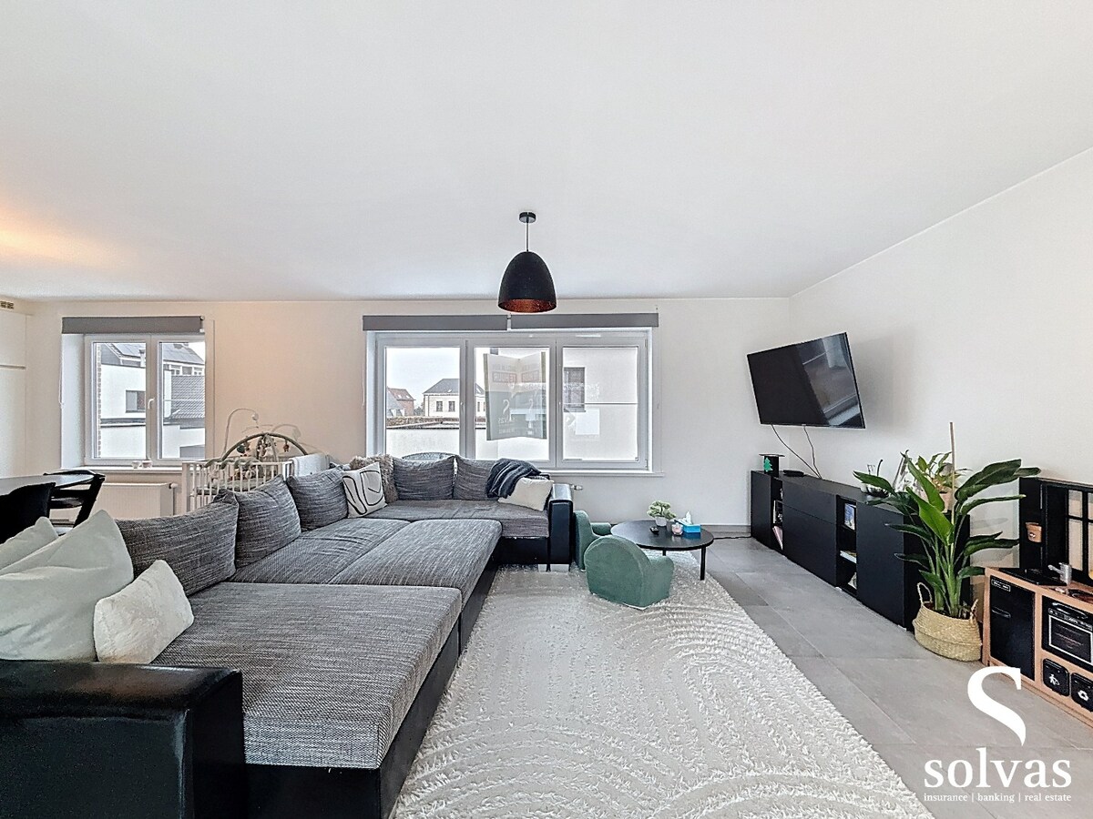 Instapklare, energiezuinige woning met zonnig terras in hartje Zomergem 