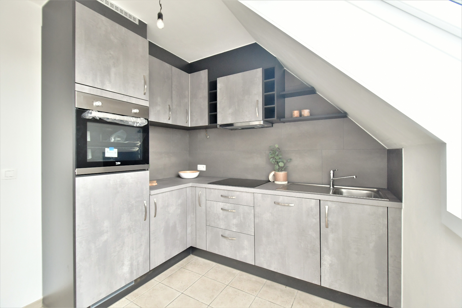 Ruim duplex app. met 3 slpks, terras &amp; garage te Adegem 