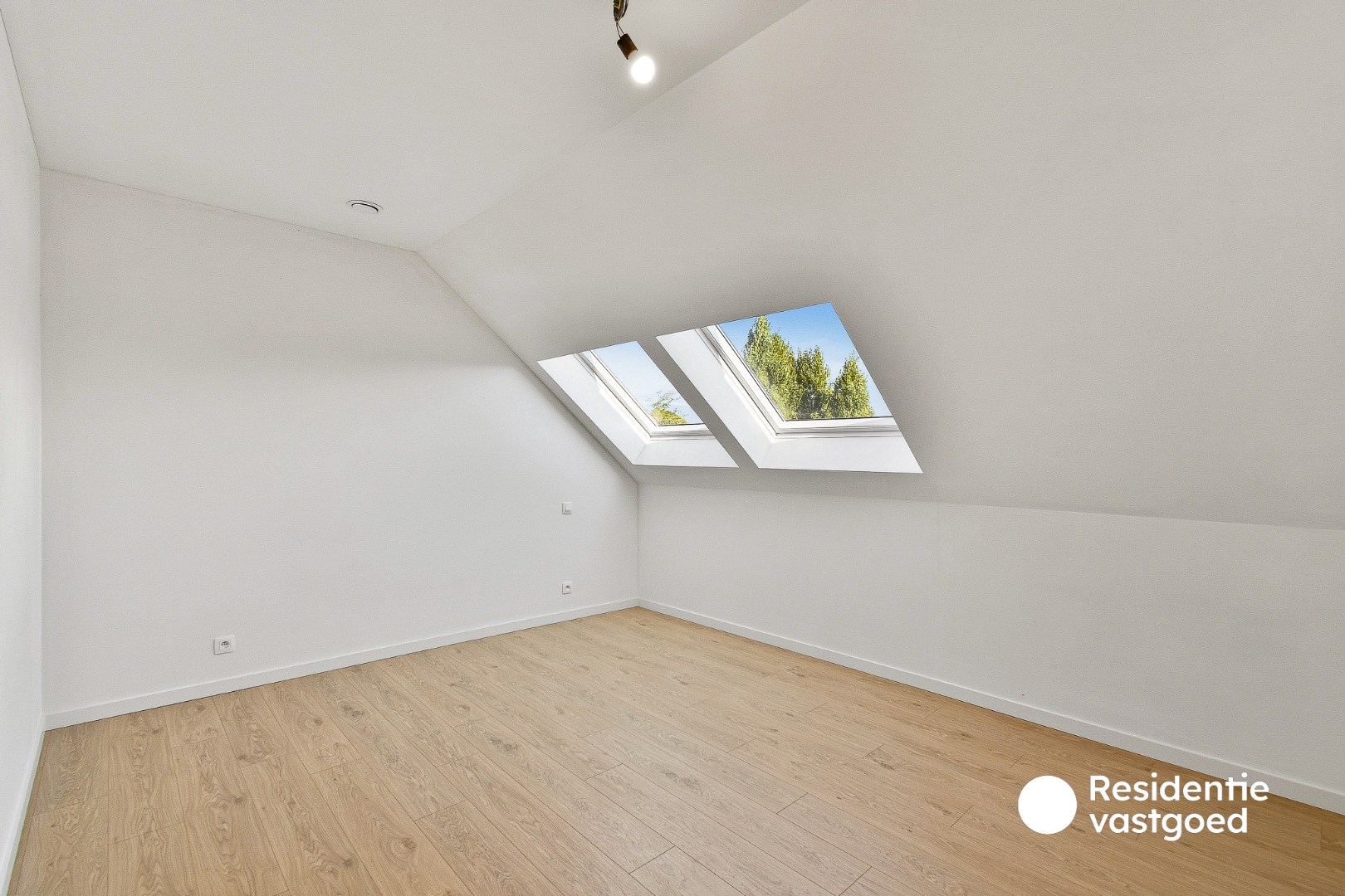 Gezinswoning met drie slaapkamers op goeie locatie 