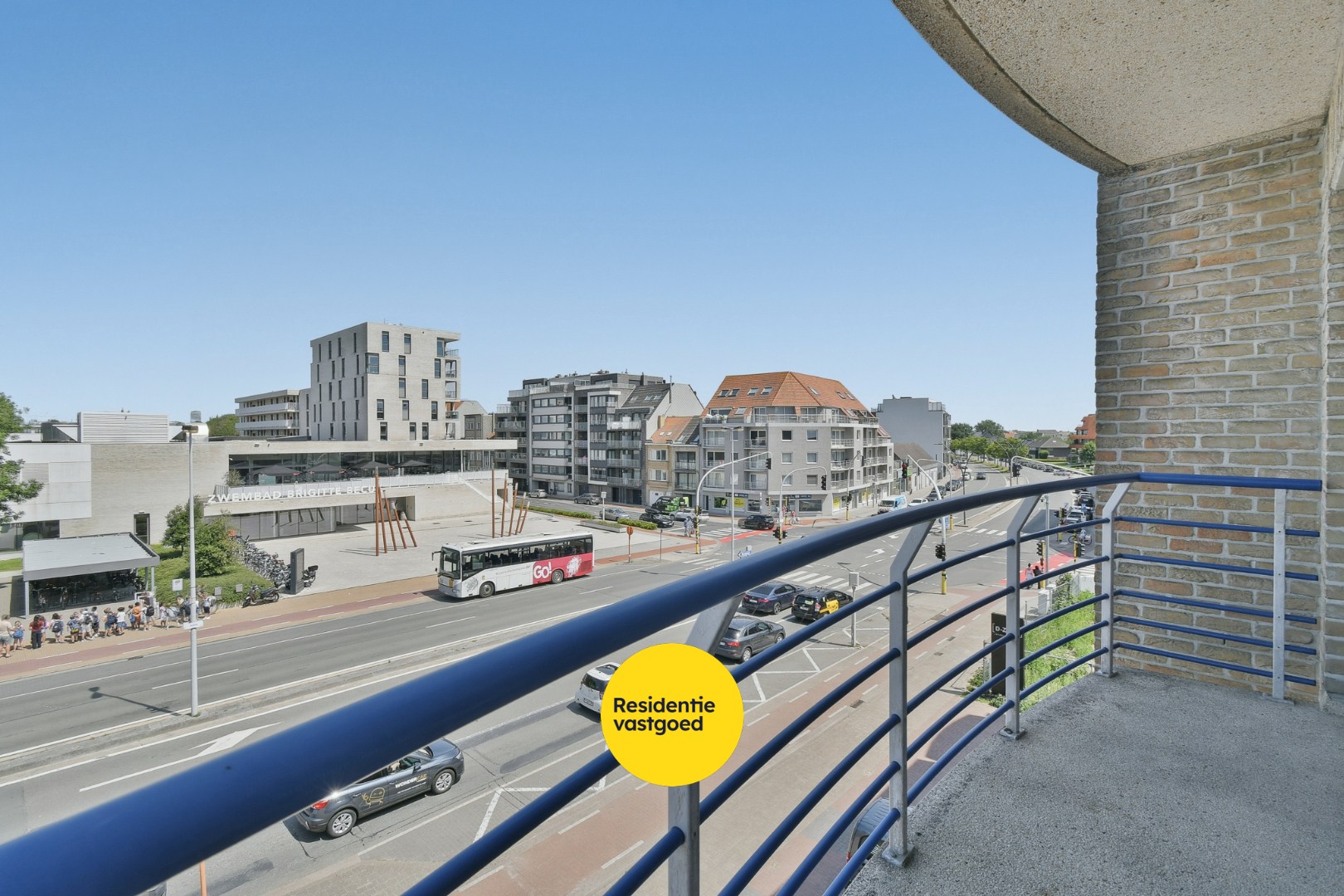 Lichtrijk twee slaapkamer appartement met terras te huur in Oostende! 