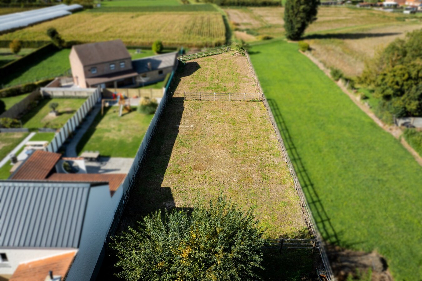 Renovated property with drained track and pasture on approximately 16 ares in Mielen-boven-Aalst. 