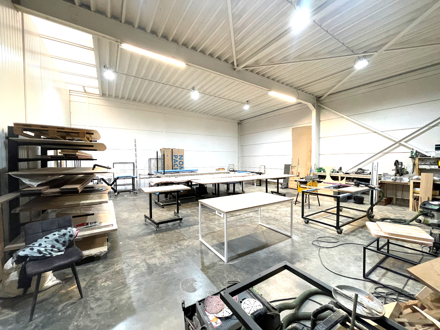 Magazijn van 210m² met rustige ligging 