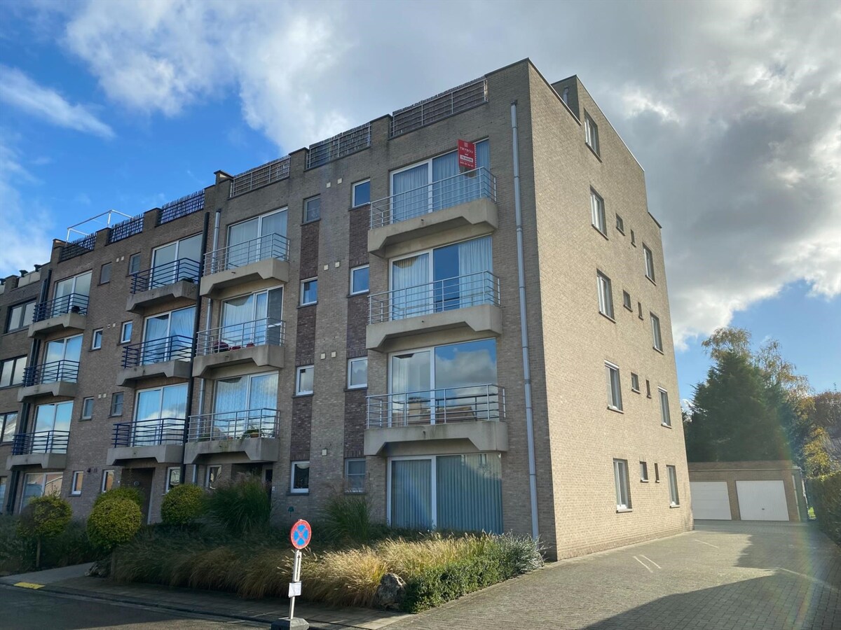 Goed onderhouden appartement met 2 slaapkamers en 2 terrassen 