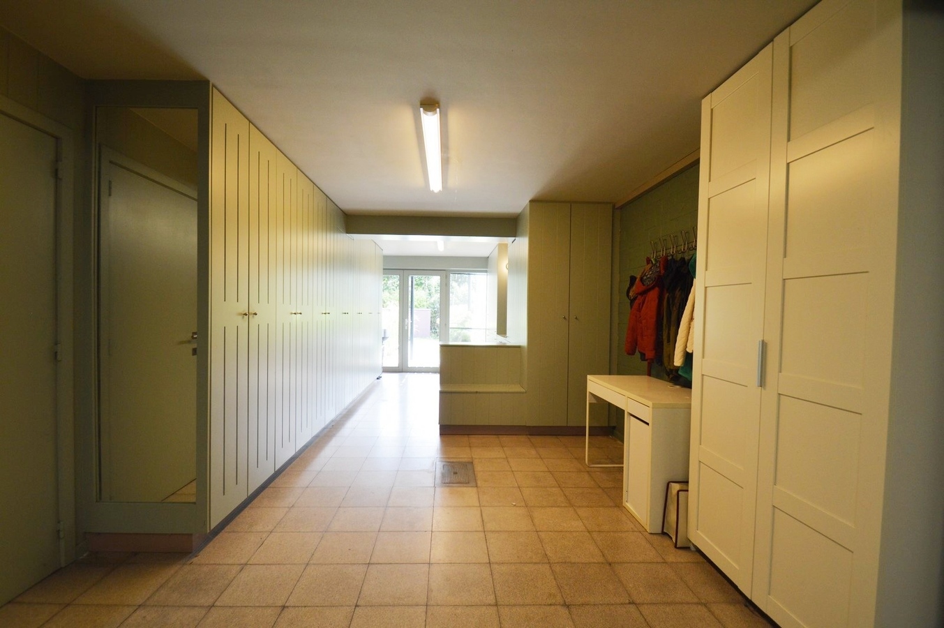 Knappe gezinswoning met mogelijkheid tot vrij beroep - Heist 