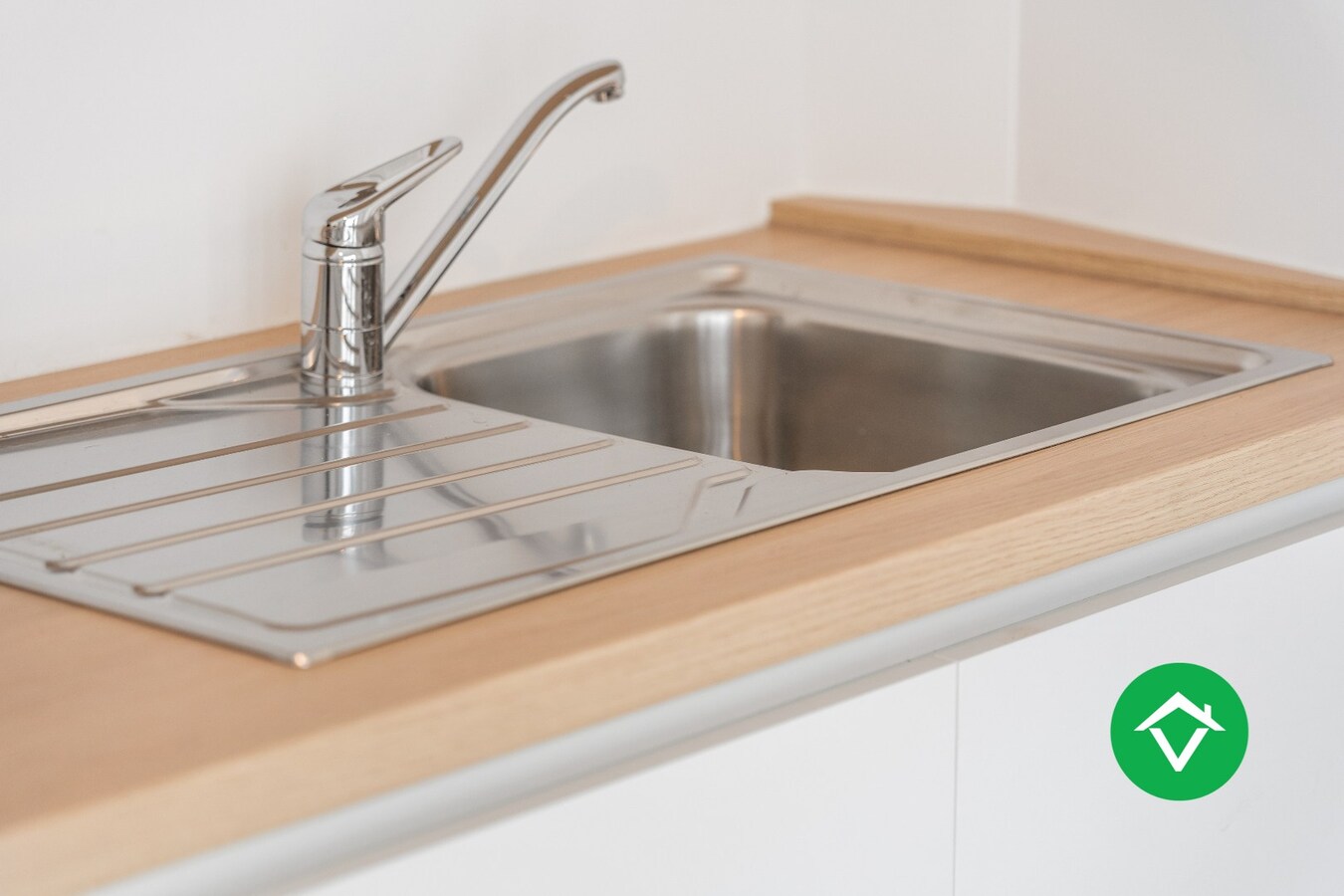 Volledig gerenoveerde woning (EPB B) met garage op topligging te Eernegem 