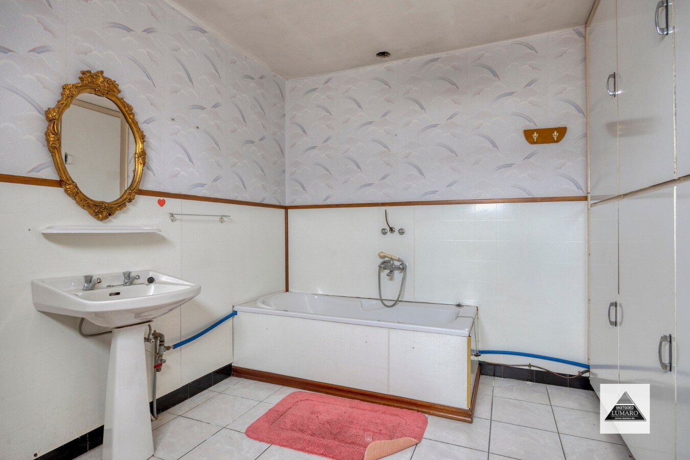 Te renoveren langgevel-hoeve op 3.536 m² in Maasdorp Boorsem 