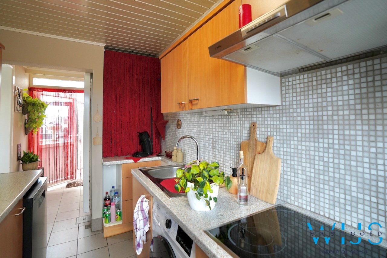 Zeer ruim en stevig woonhuis te Rieme ! 