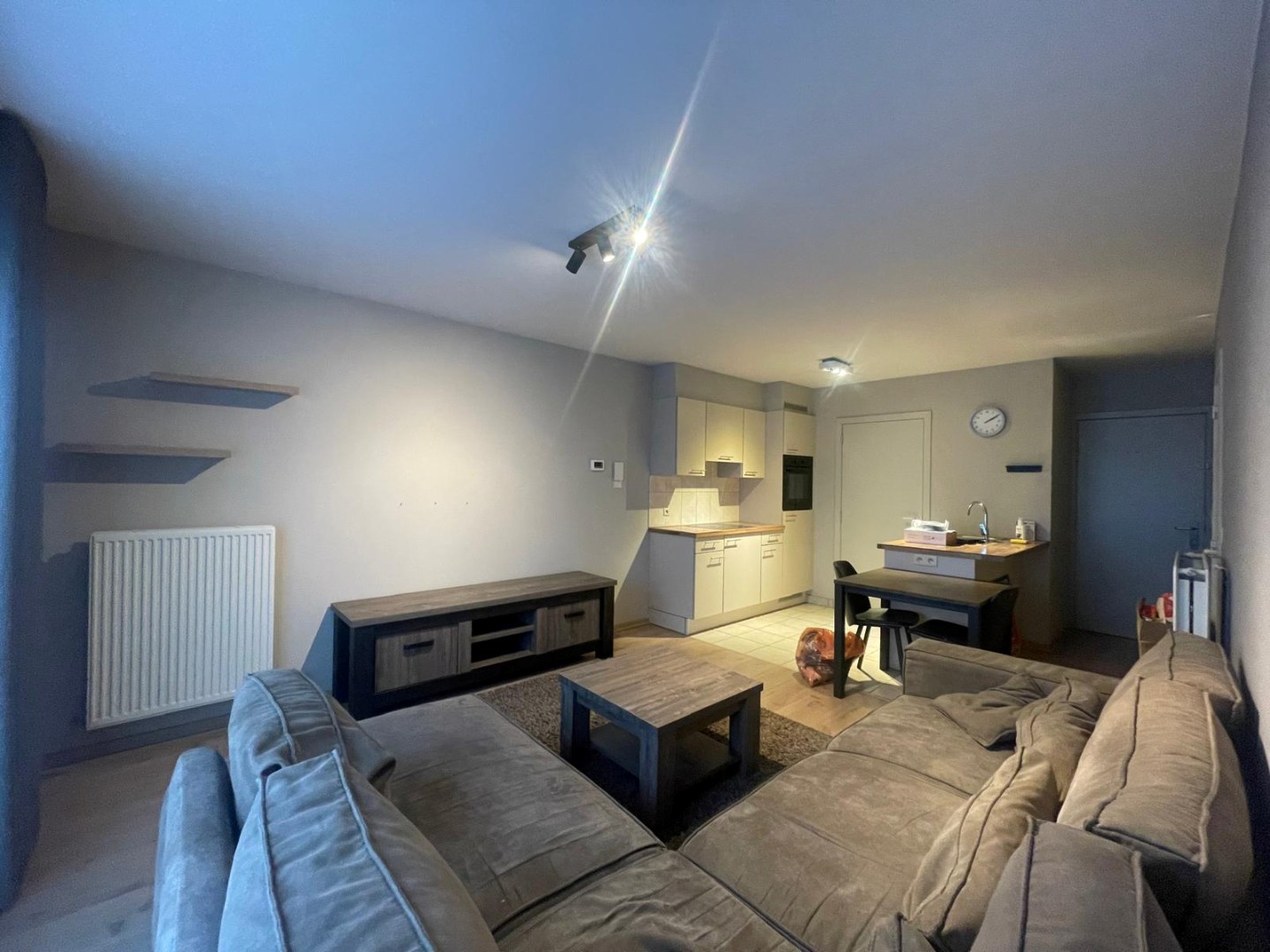 Verzorgd 1-slaapkamerappartement met terras te huur in Geel! 