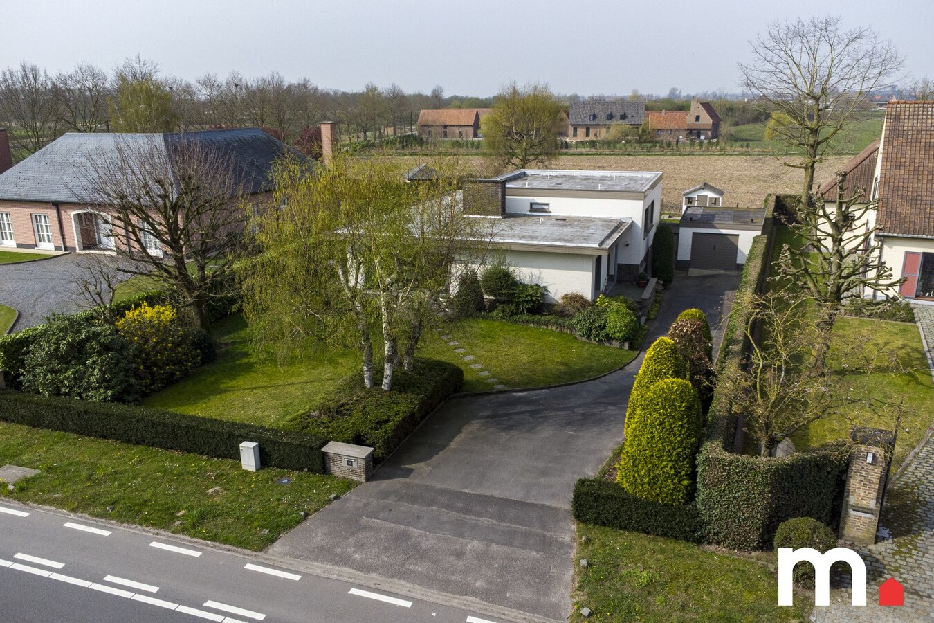 Alleenstaande villa met 5 slaapkamers en zonnige tuin 1127 m² op TOPligging ! 