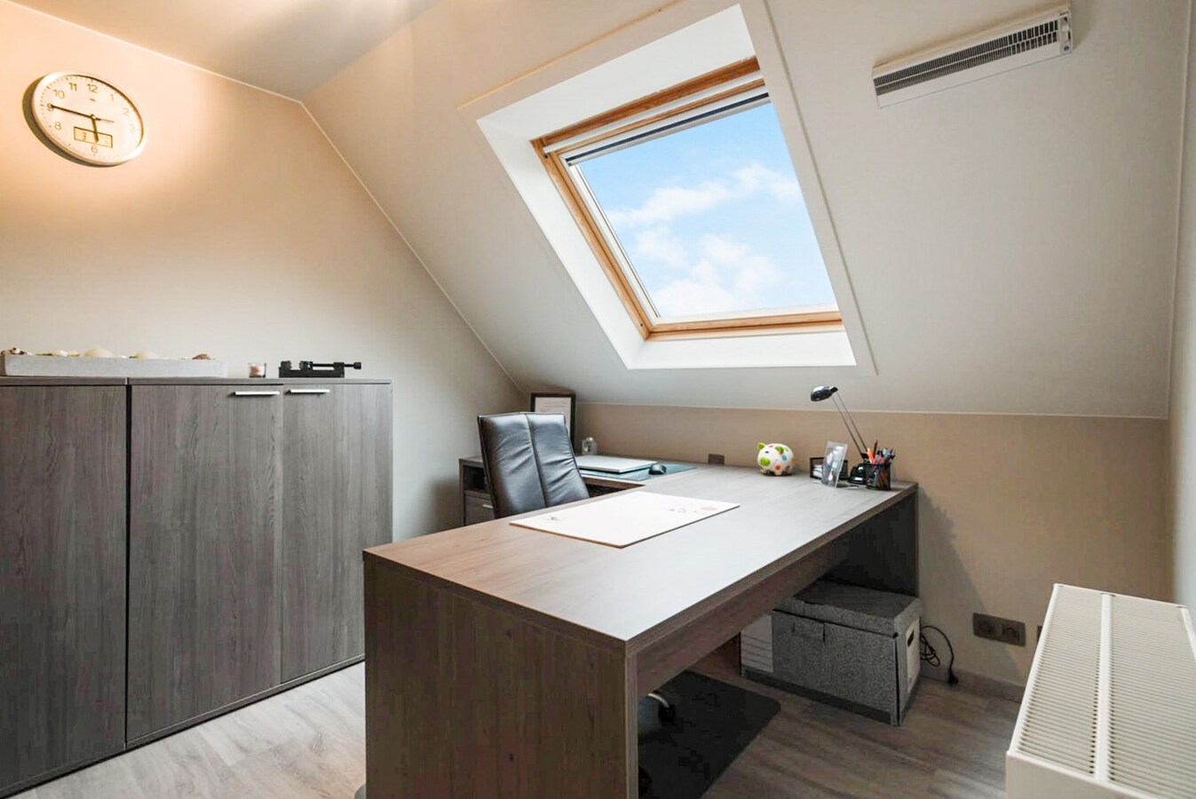 Verrassend ruime, recente woning met 4 slaapkamers en garage 