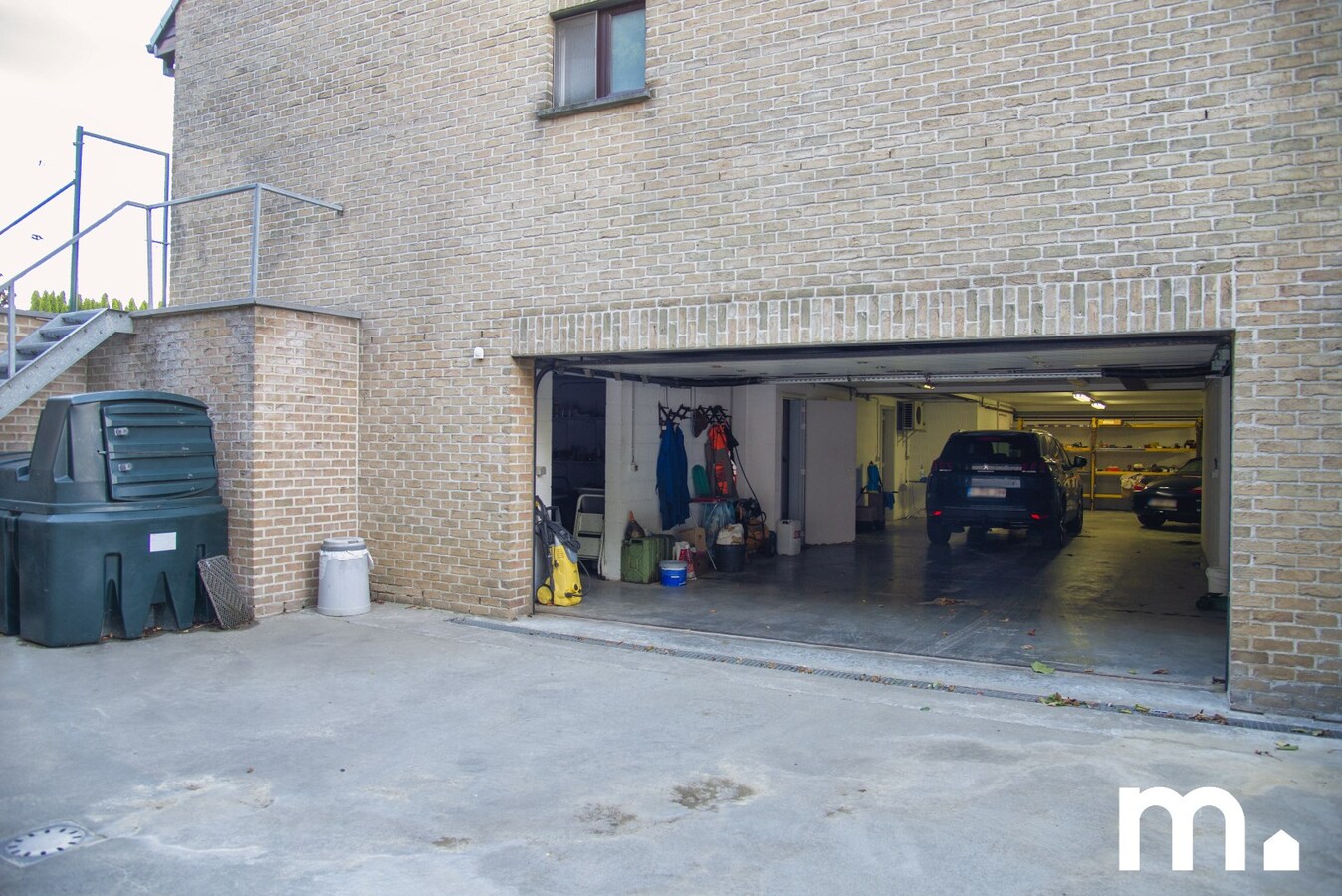 Unieke Villa te Roeselare op 1941m² en 381m² bewoonbare oppervlakte! 