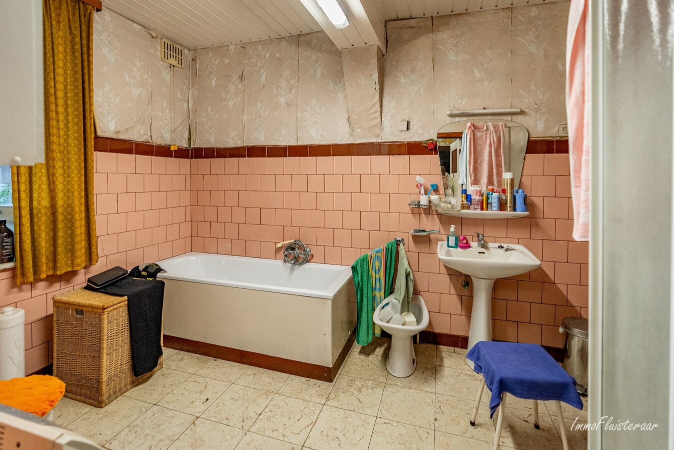 Te renoveren vierkantshoeve op een ruim perceel van ca. 2,6ha te Kortenaken 