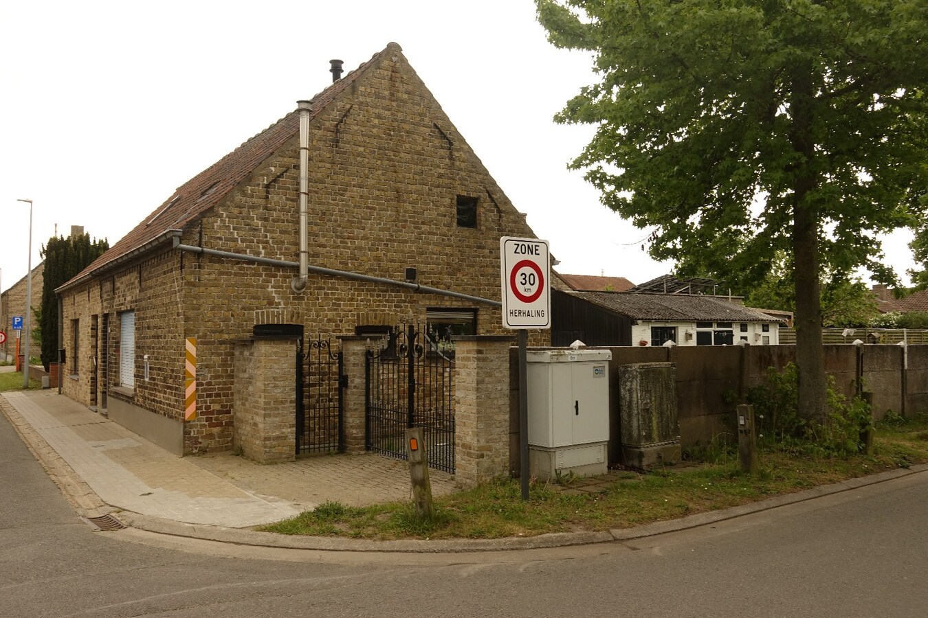 Te renoveren woning op 576 m² grond 