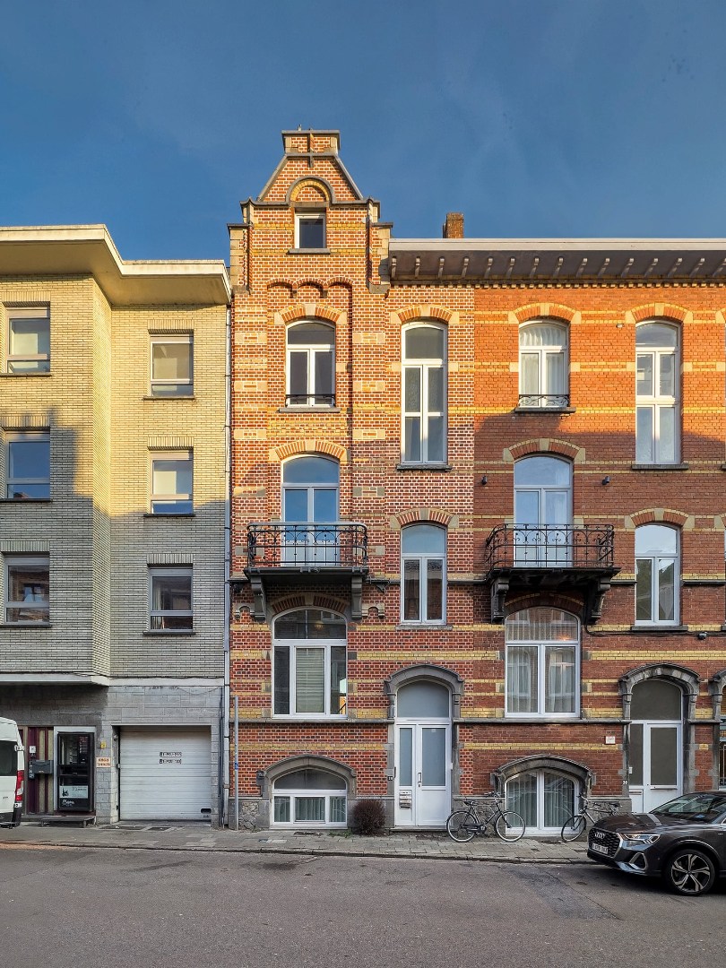 Volledig gerenoveerd en bemeubelde 1 slaapkamer-appartement met tuin in een kleinschalige residentie! 