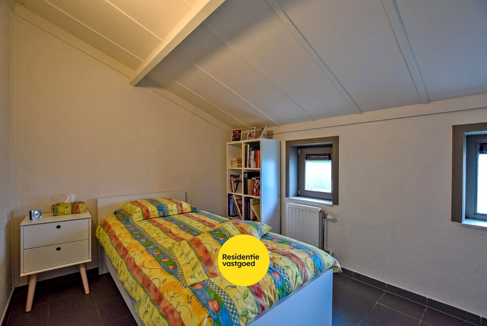 Prachtig onderhouden vakantiewoning (type vissershuis) met 3 slaapkamers en privé-parkeerplaats te Oostduinkerke. 