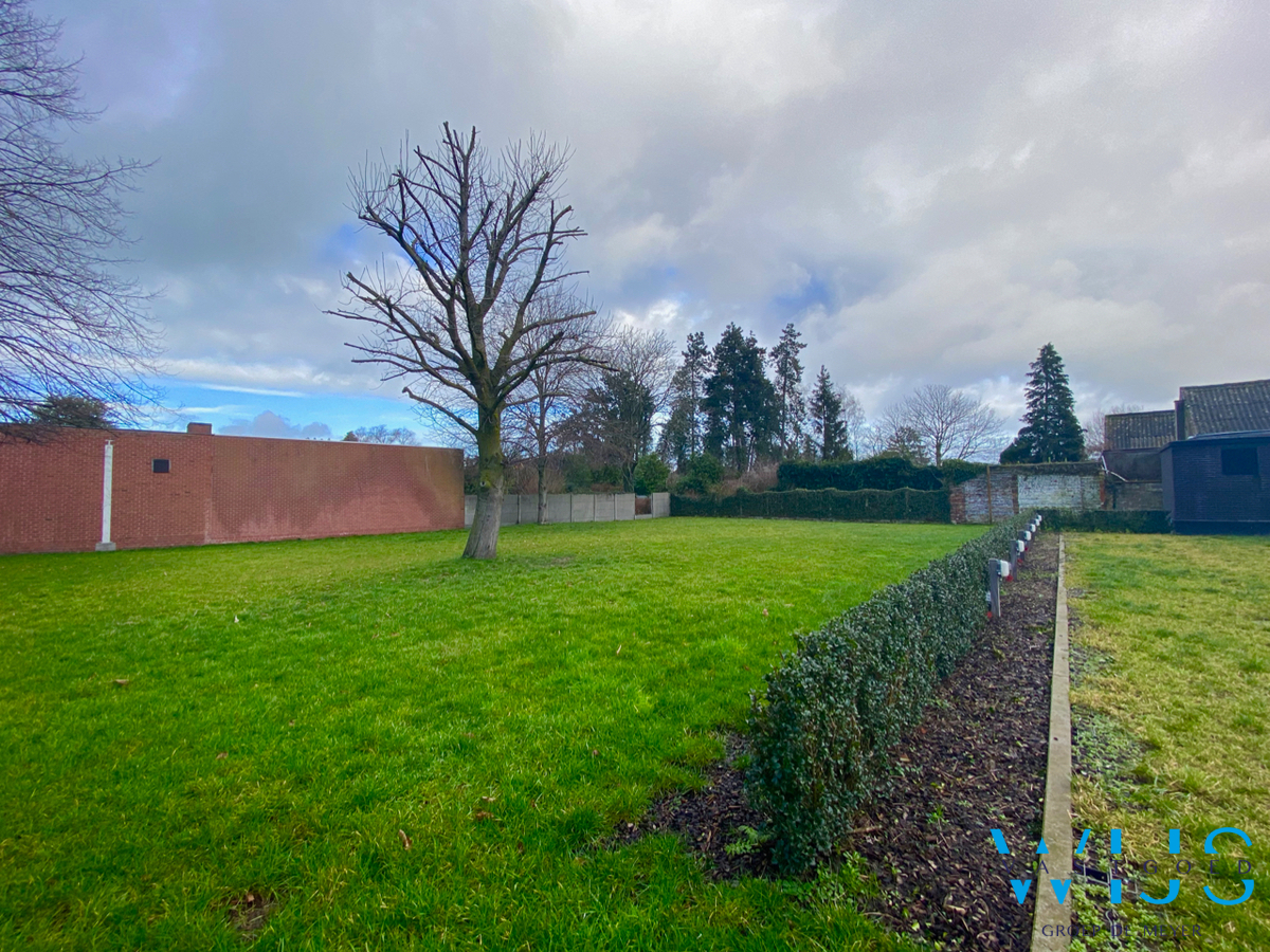 Serviceflat in hartje Waarschoot ! 