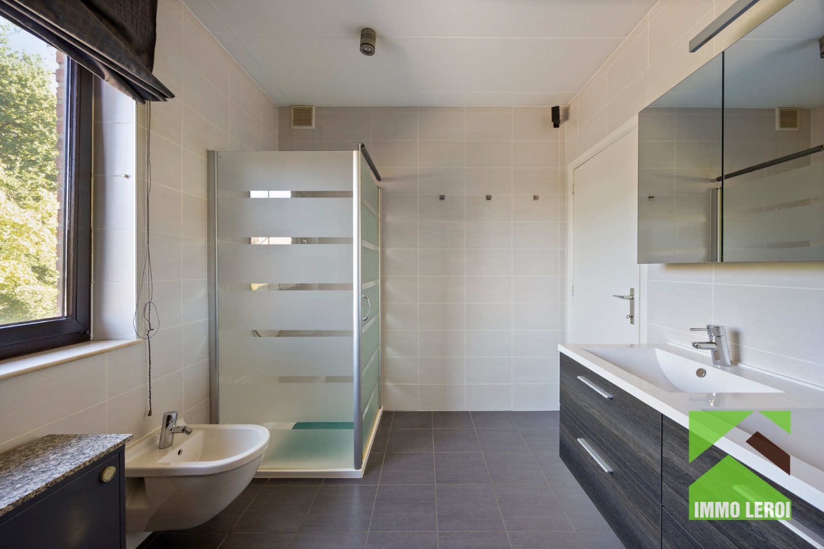 Badkamer met douche